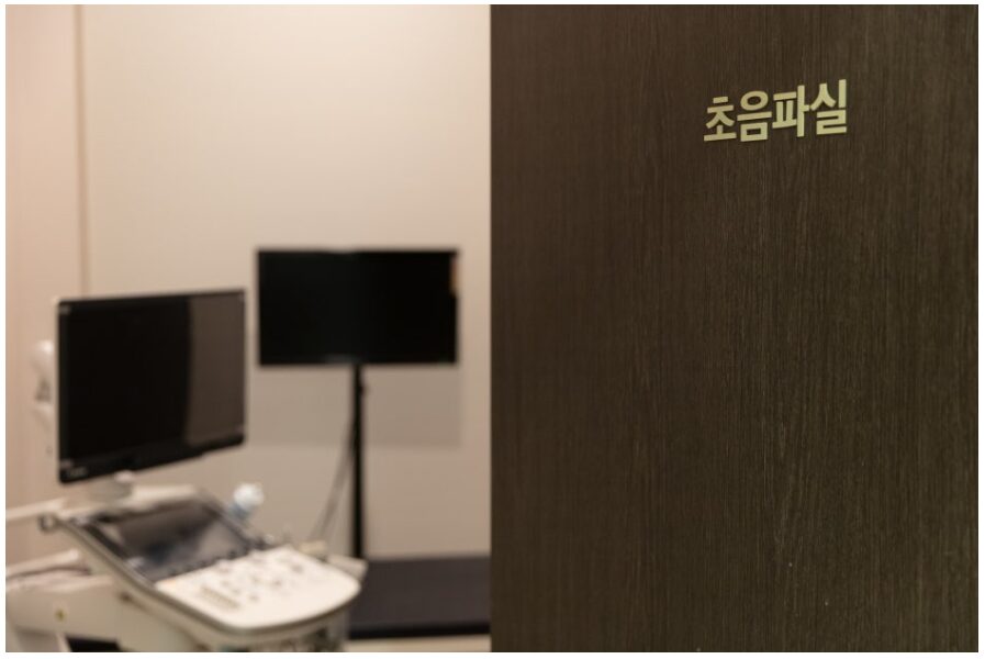 엄지손가락 통증 병원 진료두팔로정형외과