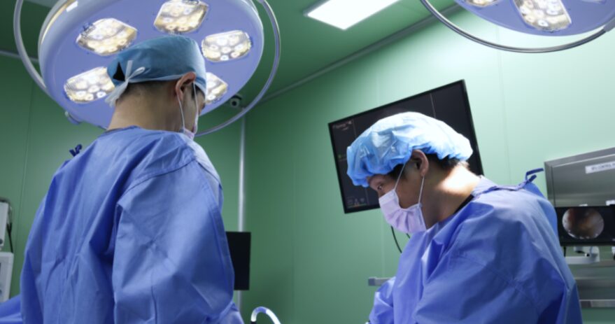 팔꿈치통증원인두팔로정형외과