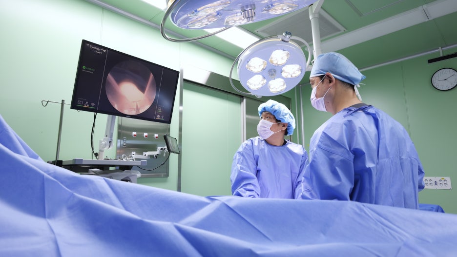 손목 결절종 수술, 혹 때문에 고민 중이신가요? 수술로 답을 찾아드립니다. 