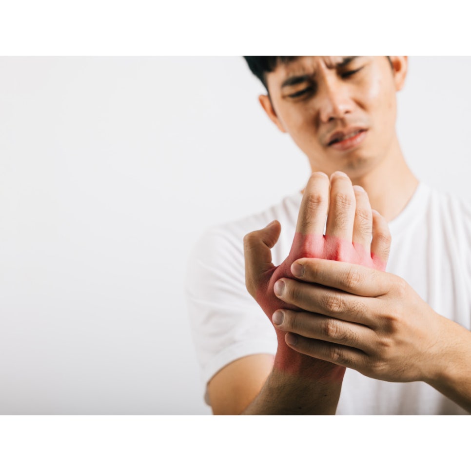 가운데손가락 통증 언제까지 참으실 건가요