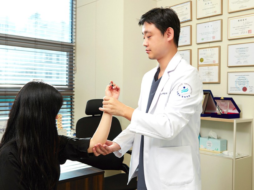 마곡동정형외과 검지손가락 통증 회복보다 후회가 먼저입니다
